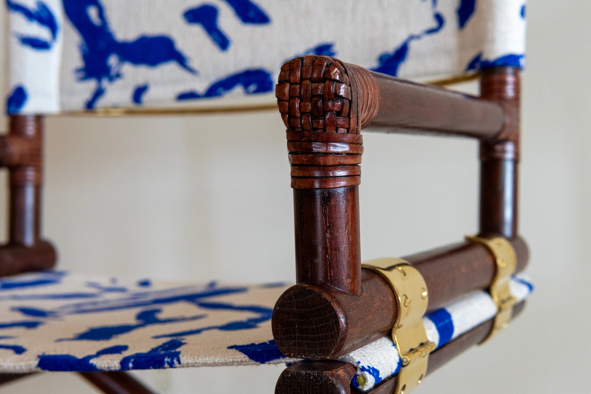 McGuire Director's X-Chair: Cobalto