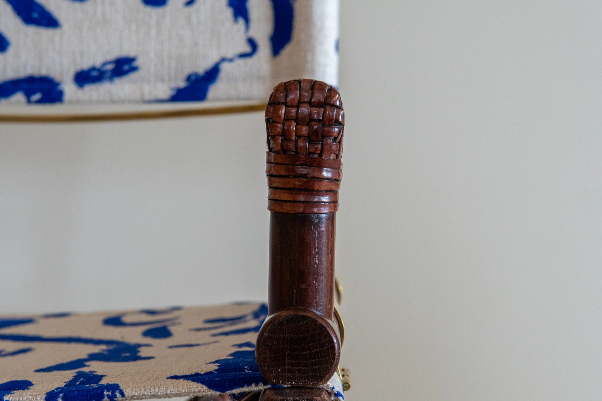 McGuire Director's X-Chair: Cobalto